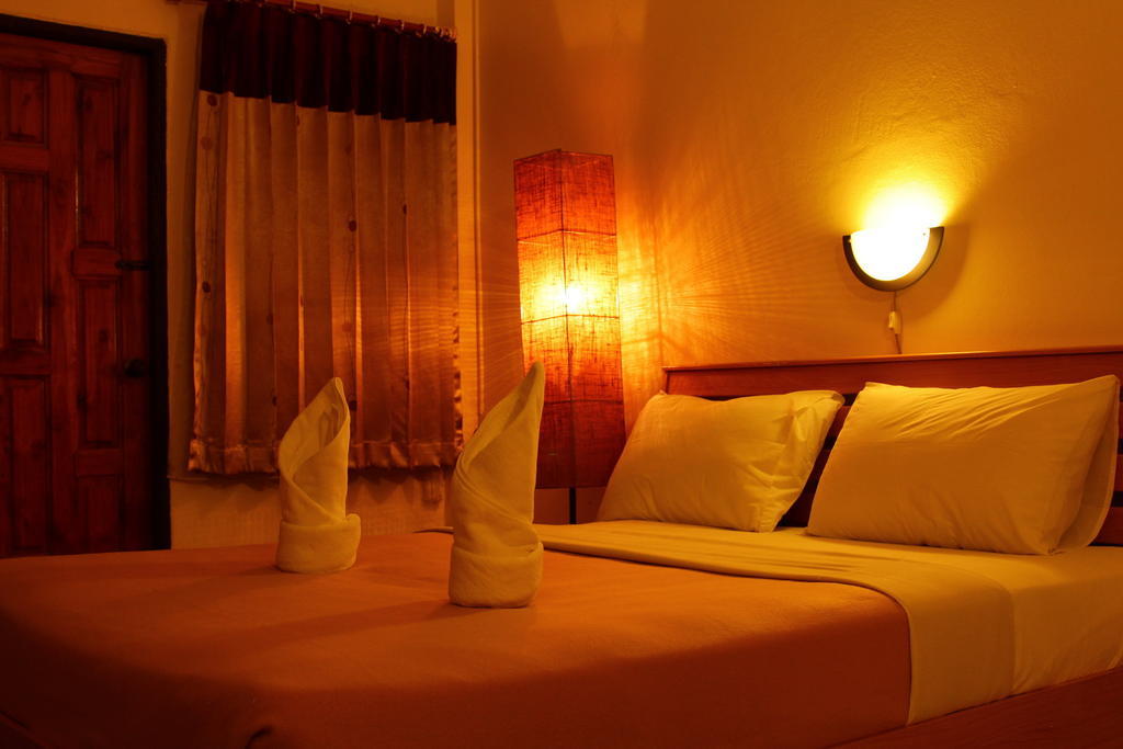 Star Light Beach Resort And Restaurant Chumphon Quarto foto