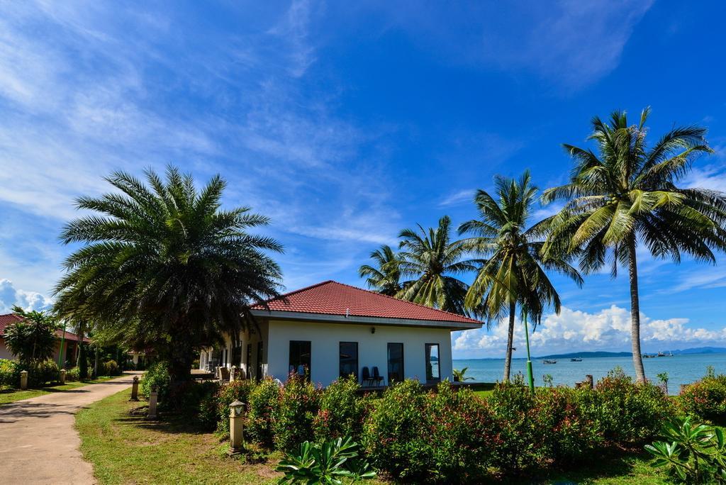 Star Light Beach Resort And Restaurant Chumphon Exterior foto