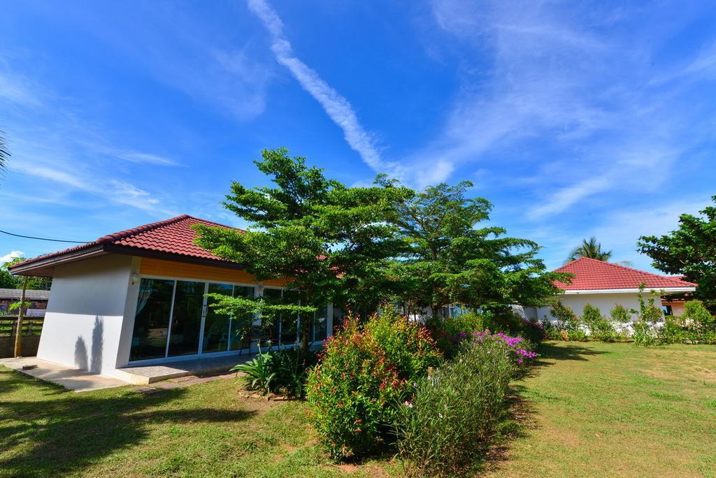 Star Light Beach Resort And Restaurant Chumphon Exterior foto