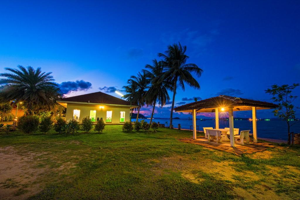 Star Light Beach Resort And Restaurant Chumphon Exterior foto